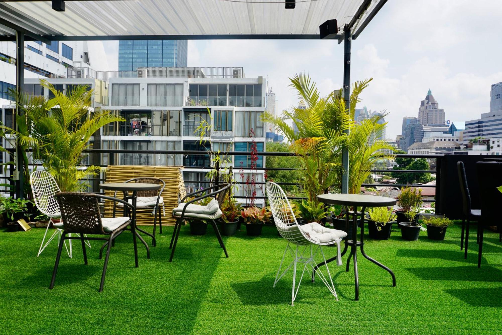 Hash Apartment With Unique Chill Design At Silom Soi 3 Bangkok Exterior foto