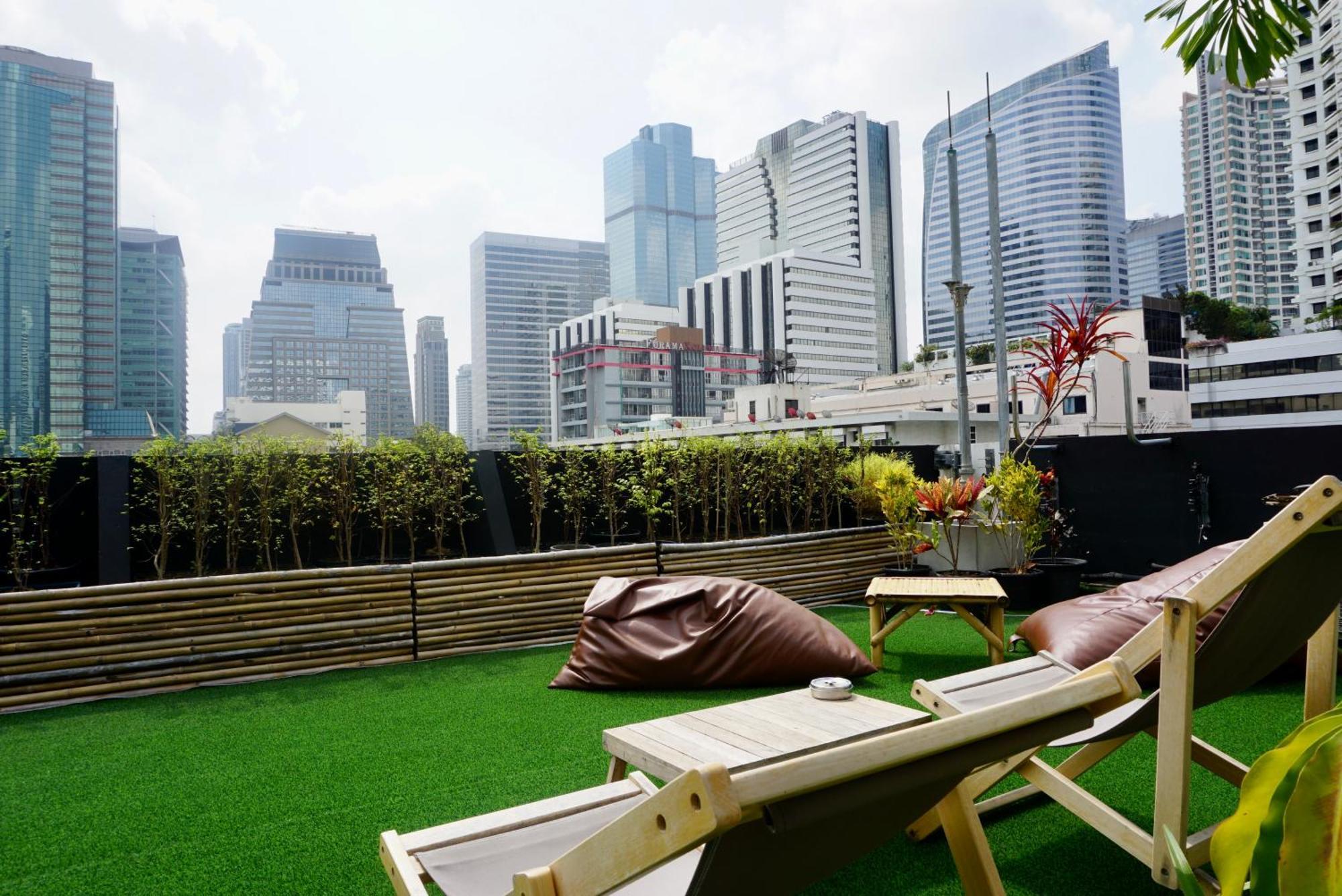 Hash Apartment With Unique Chill Design At Silom Soi 3 Bangkok Exterior foto