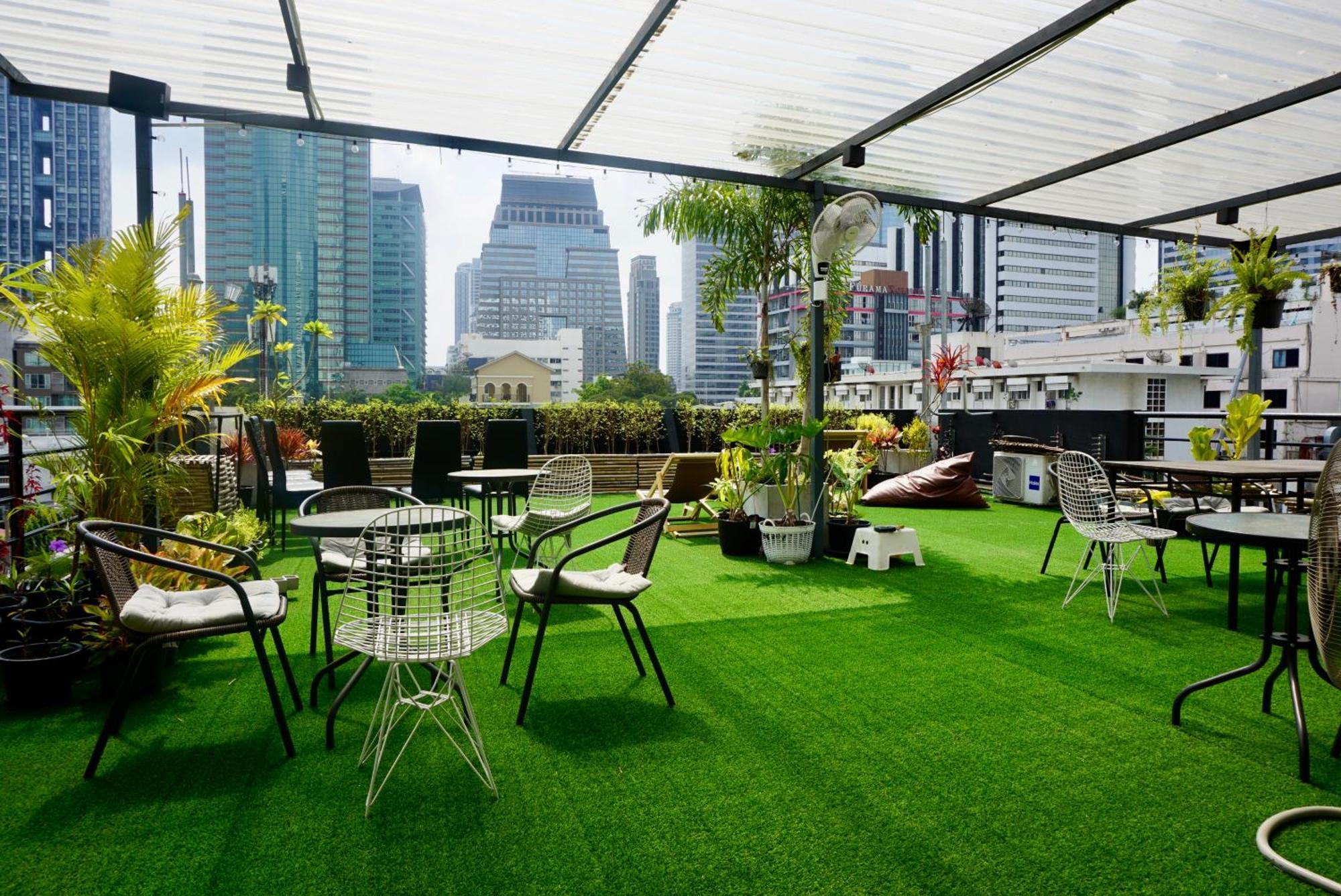 Hash Apartment With Unique Chill Design At Silom Soi 3 Bangkok Exterior foto